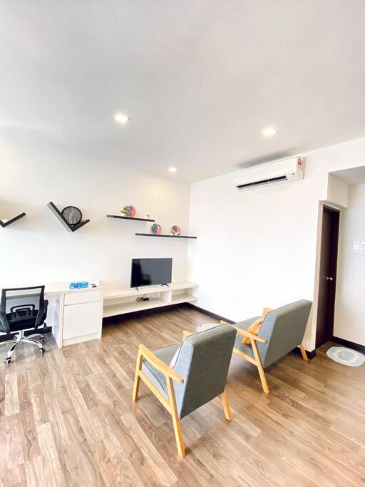 Rm100 Only @ Landmark Residence 2, Budget Stay, Near Cherasbalakongc180 Kajang Kültér fotó